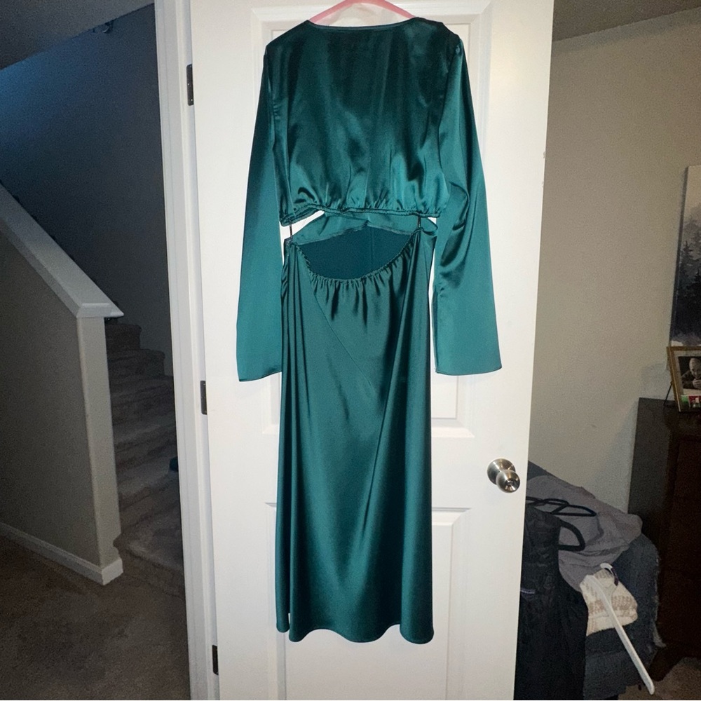 Elegant green Satin Dress. Perfect for fall wedding guest.